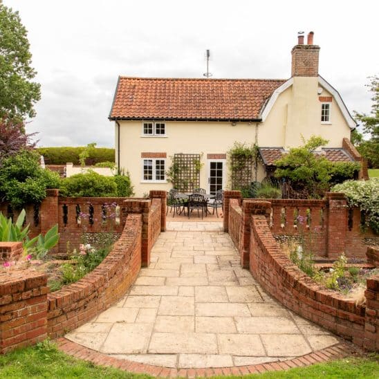 Side elevation with Evolution flush casement windows and side door