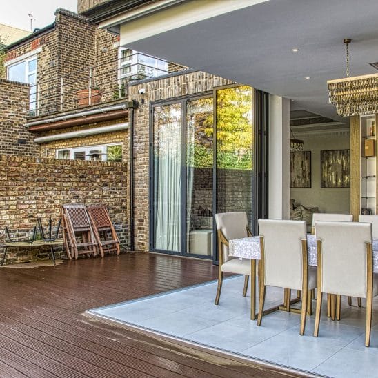 Sunflex aluminium open corner bifold doors