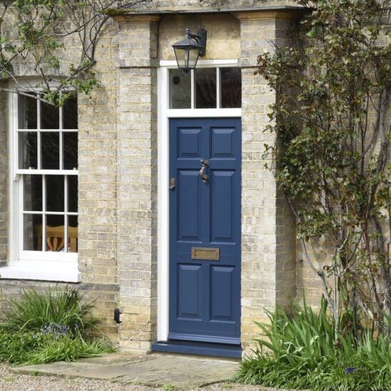 Timber Chadlington Townhouse door in Harewood Grey with Samuel Heath antique brass unlacquered Doctor's door knocker